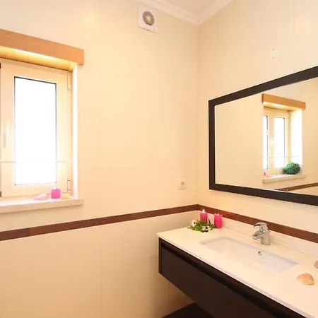 Pauline By Algarve Vacation Villa *