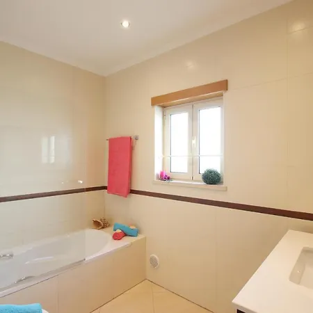 Pauline By Algarve Vacation Villa Albufeira