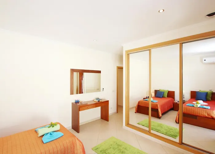 Pauline By Algarve Vacation *